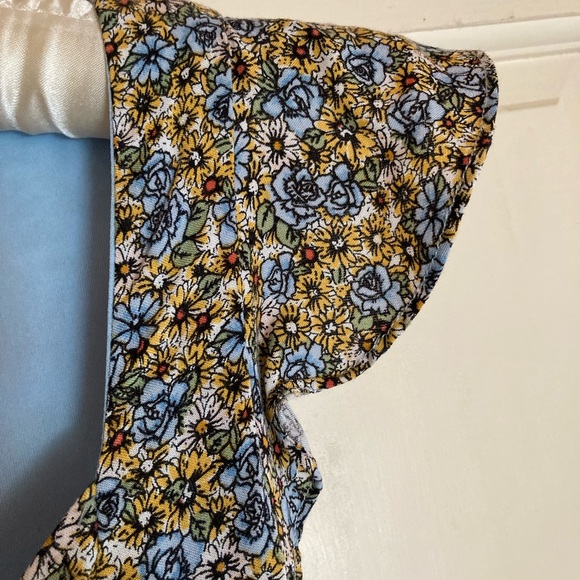 Francesca's Floral Jumpsuit - Picture 4 of 5